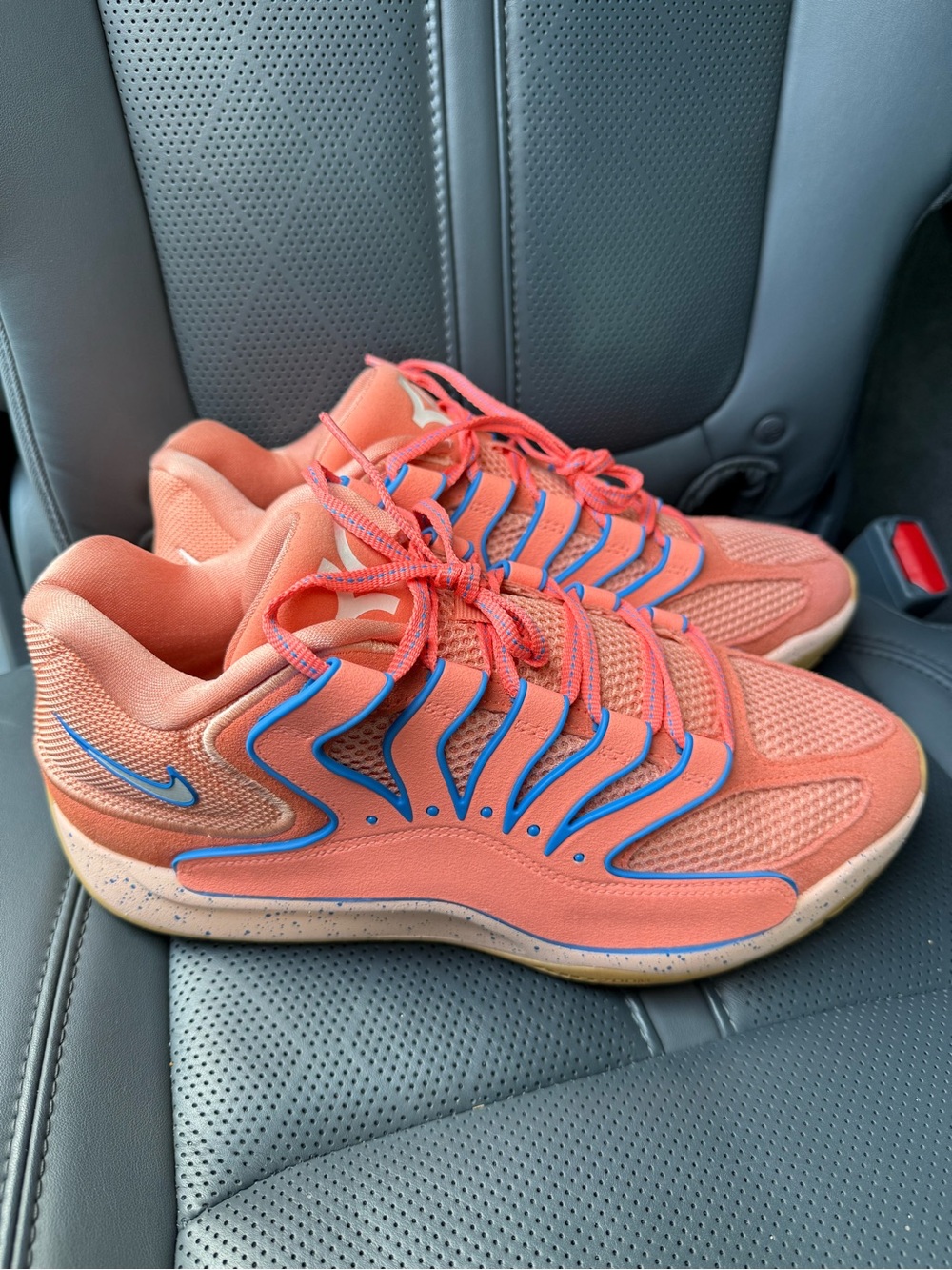 Brand new Nike KD 18 Kevin Durant basketball shoes in men’s size 10.5